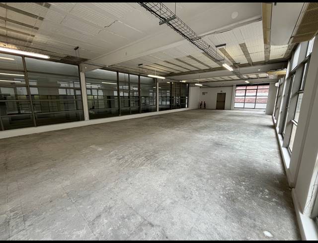 241M² OFFICE TO LET IN WOODSTOCK
